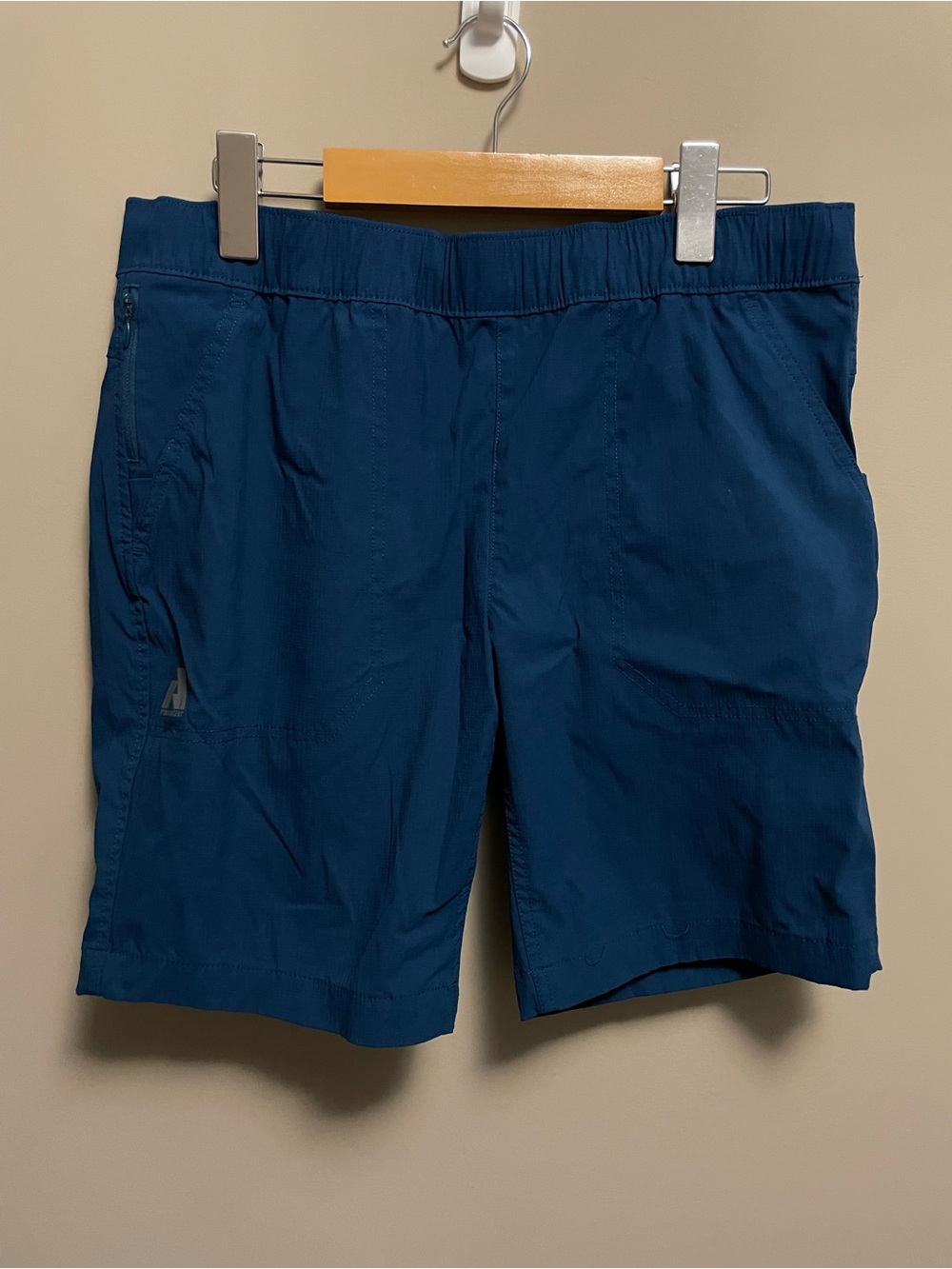 Eddie Bauer First Ascent Athletic Shorts Women’s 8 Petite